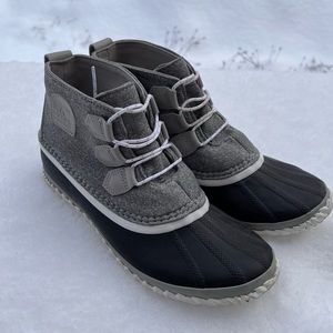 Sorel Out and About boots new without tags, worn once.